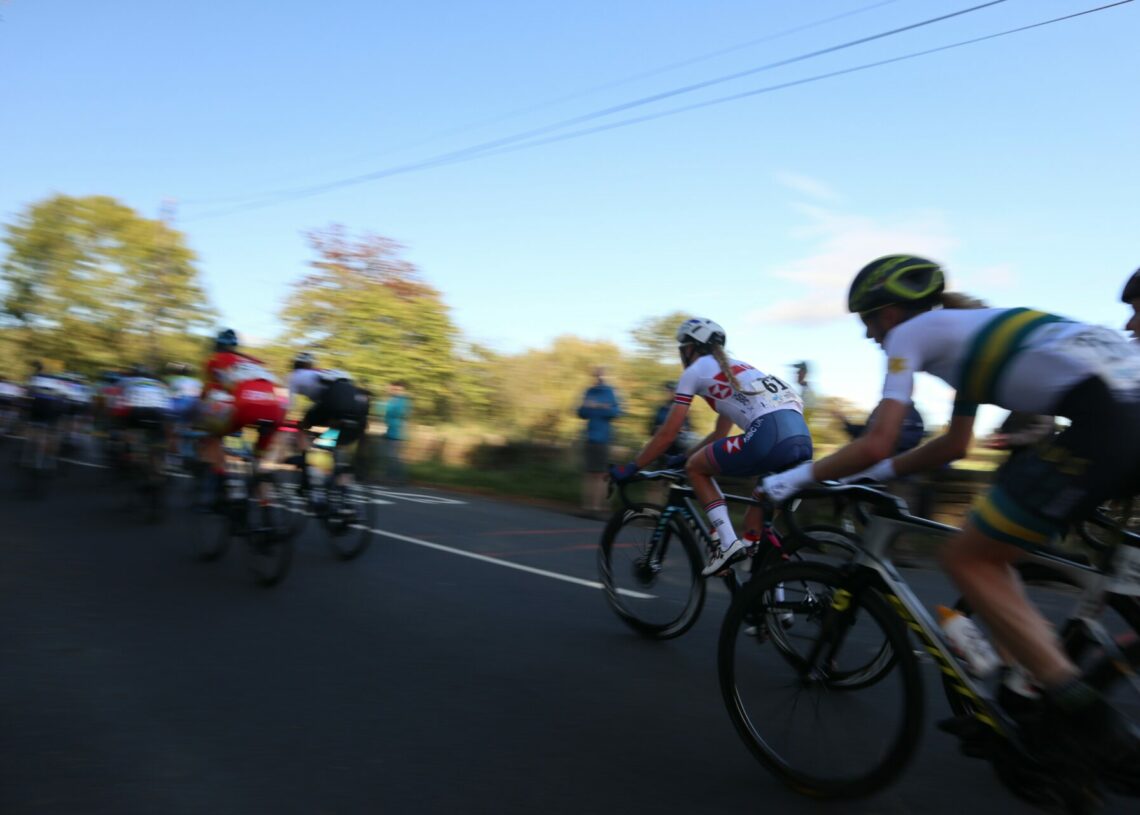 Cyclisme : les femmes trans bannies de toutes les compétitions féminines internationales 