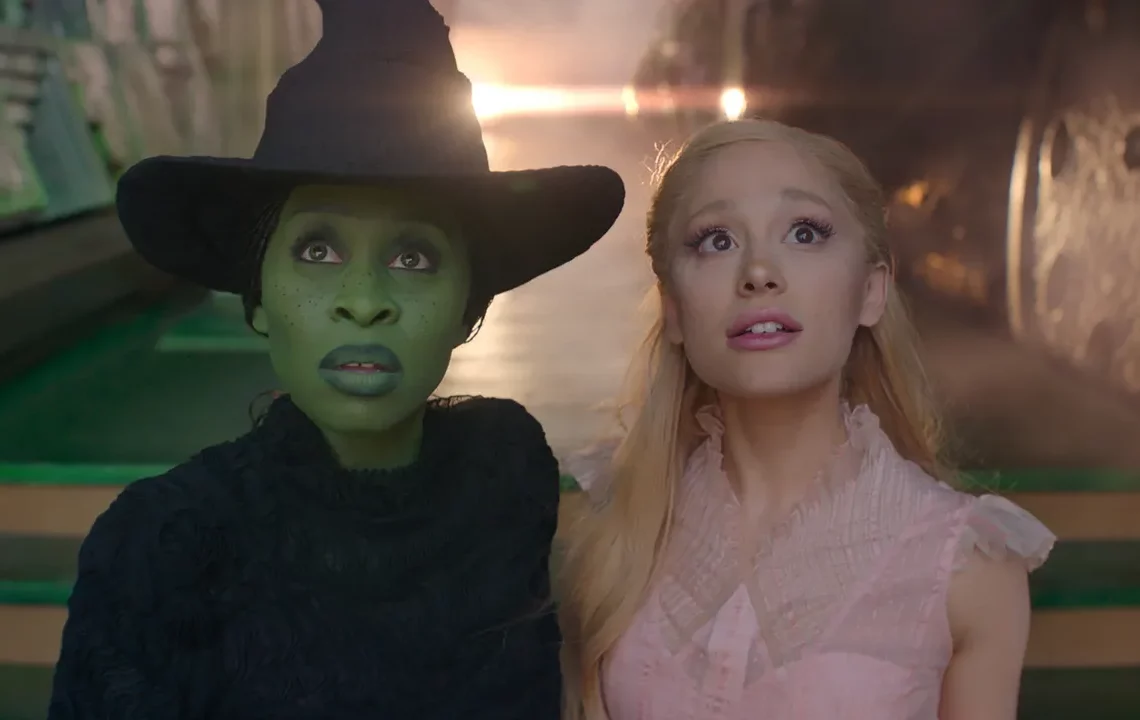 6 bonnes raisons woke d'aller voir Wicked : Cynthia Erivo et Ariana Grande dans Wicked.