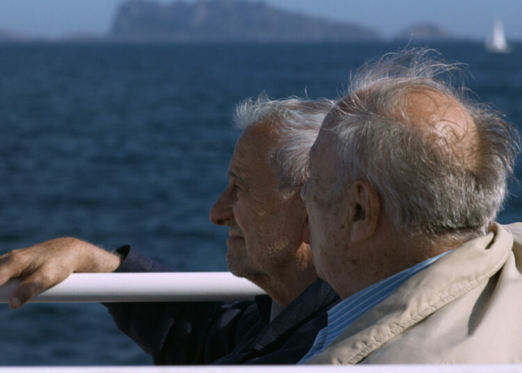 Seniors LGBT maison de retraite les invisibles