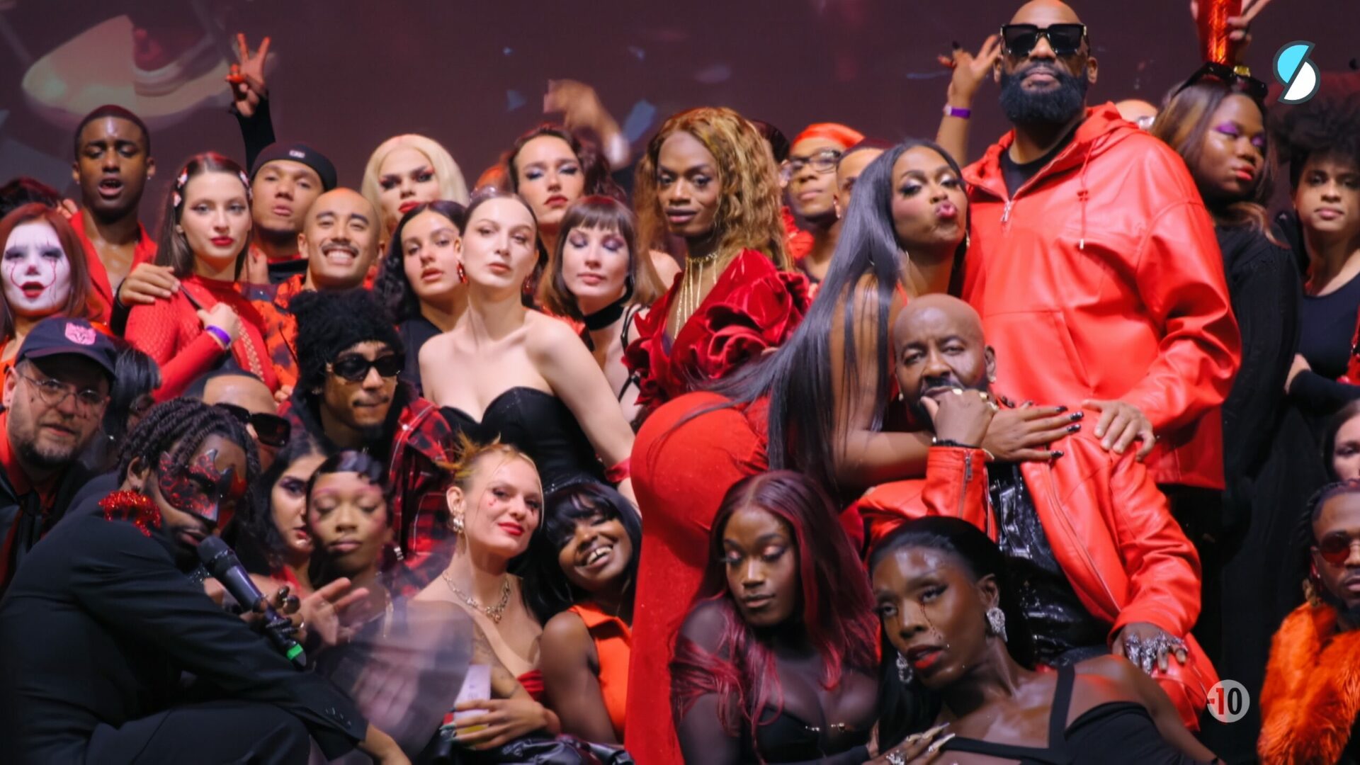 Capture d'écran de la série House of Revlon - Voguing
