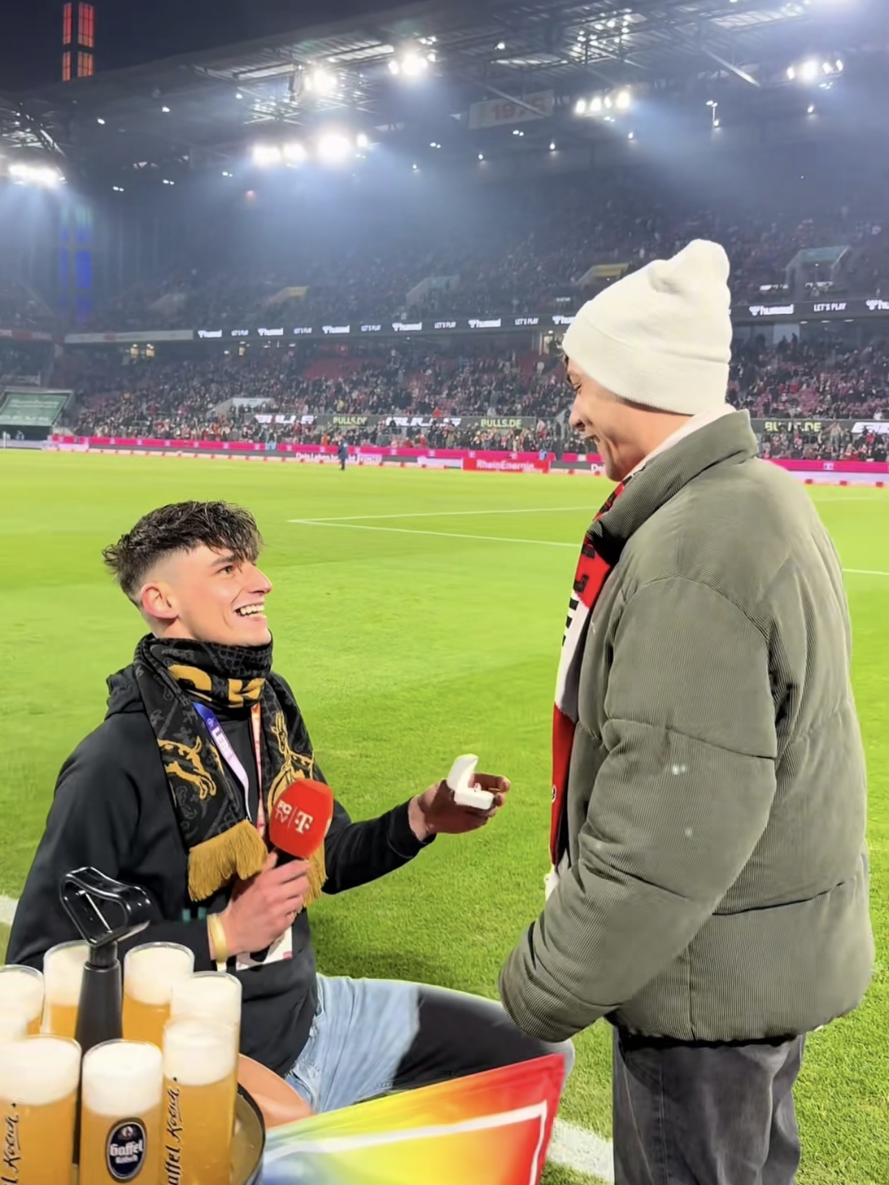 Pascal Kaiser, demande en mariage son compagnon Moritz pendant le match du FC Cologne