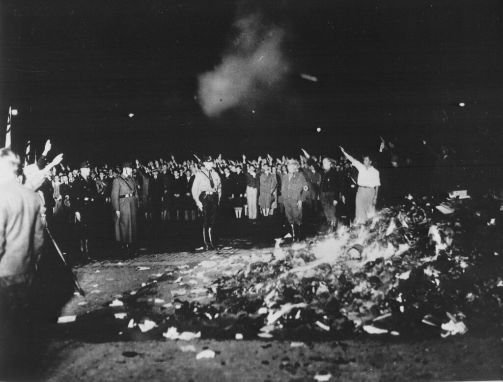 Autodafé, Opernplatz à Berlin, le 10 mai 1933.